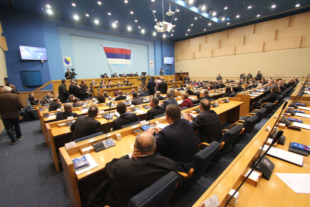 КРЕДИТ ЗА ПУТ: Бура због 300 милиона KM